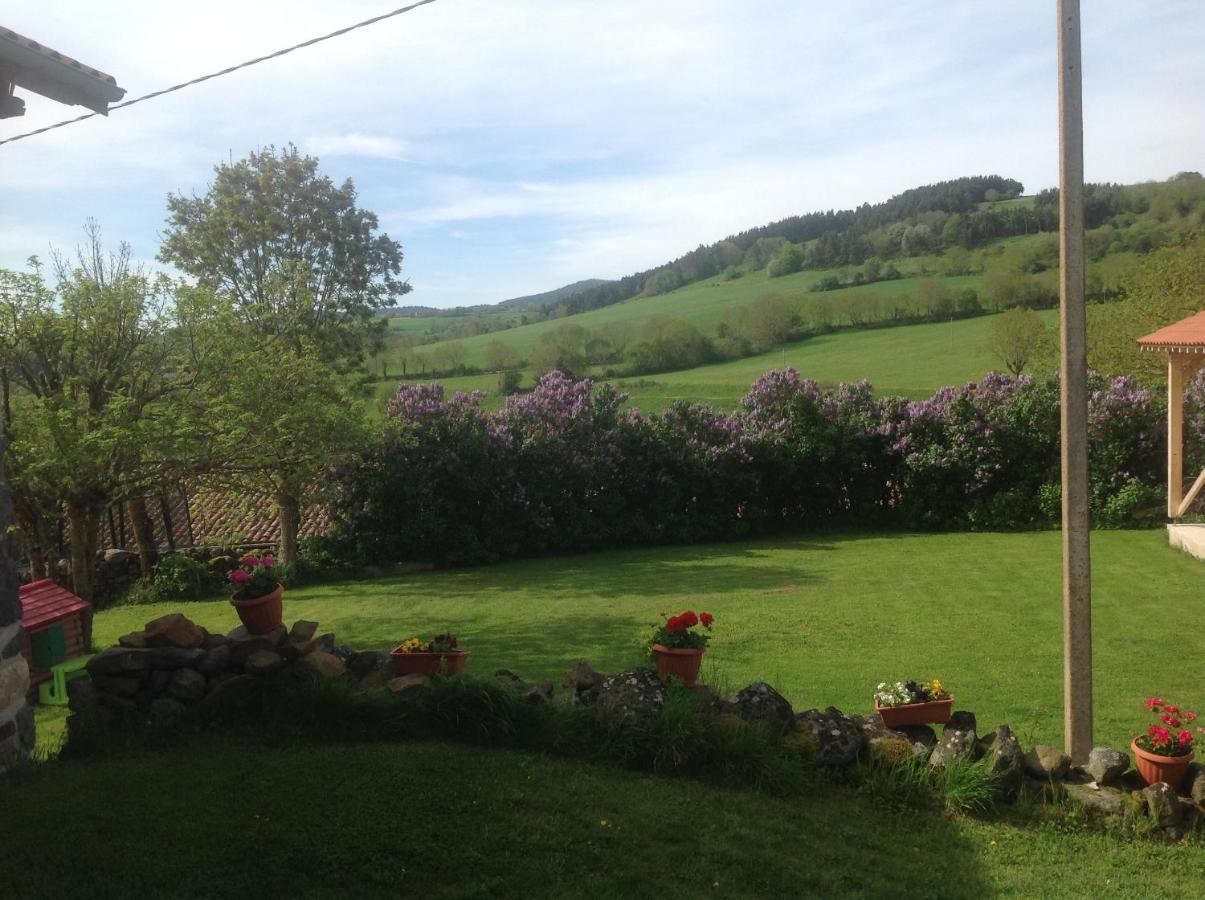 Bed and Breakfast La Freycenette Arlempdes Exterior foto